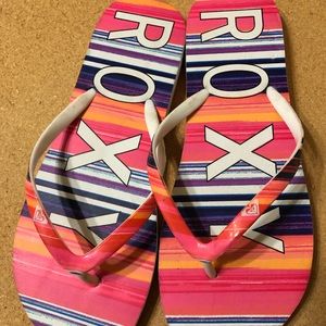 ROXY flip flops NWOT